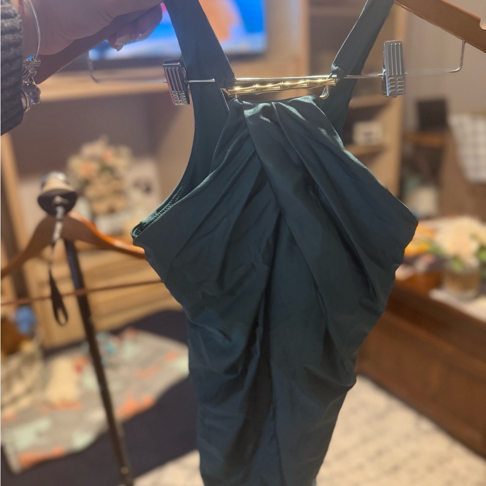 Apt9 Emerald green 1piece with a gold buckle to compliment this shade perfectly